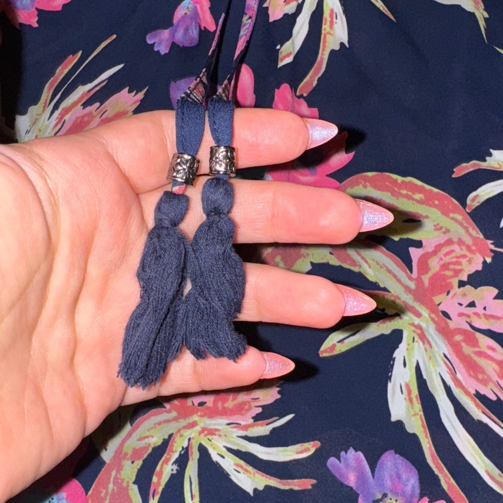 CUTEST shirt XL Navy Blue Floral - Picture 7 of 14